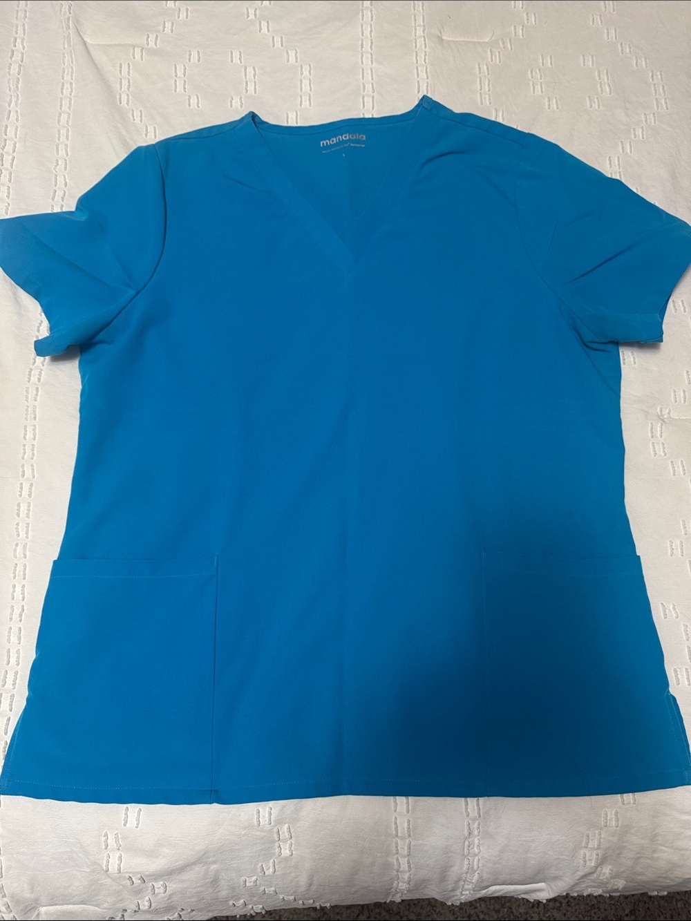 Mandala Women's V-Neck Scrub Top in Teal Blue Size L
